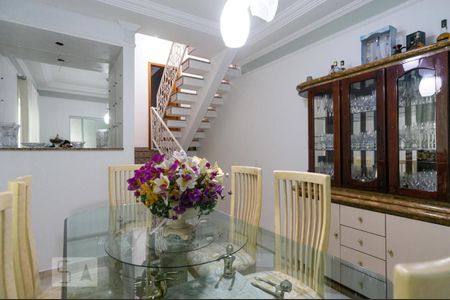 Casa à venda com 175m², 3 quartos e 4 vagas Casa à venda com 175m², 3 quartos e 4 vagasSala de Jantar