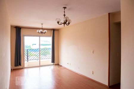 Sala de apartamento para alugar com 3 quartos, 70m² em Vila Santo Estéfano, São Paulo