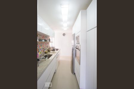 Apartamento à venda com 110m², 3 quartos e 2 vagasCozinha