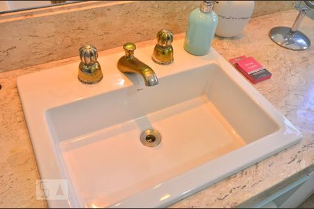 Apartamento à venda com 168m², 2 quartos e 1 vagaBanheiro suíte