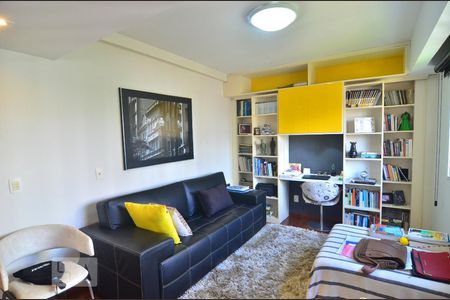Apartamento à venda com 168m², 2 quartos e 1 vagaSala de leitura