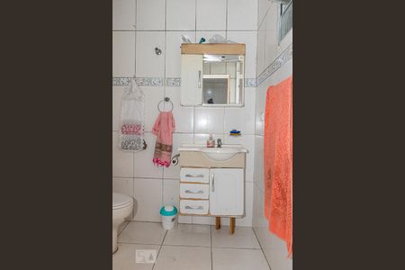 Casa à venda com 110m², 3 quartos e 2 vagasBanheiro