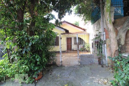 Casa à venda com 236m², 5 quartos e 2 vagasFachada