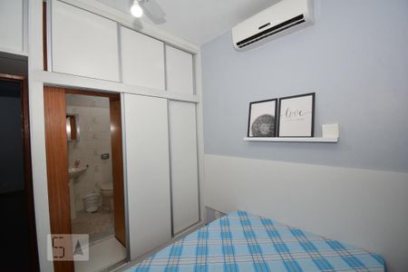 Casa à venda com 240m², 3 quartos e 2 vagasSuíte 2