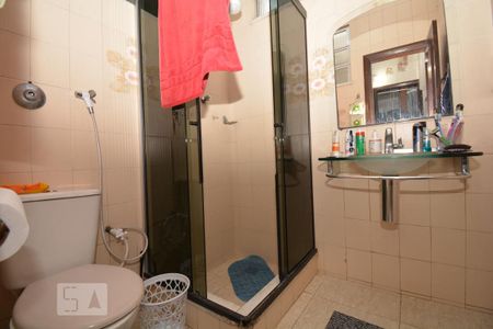 Casa à venda com 240m², 3 quartos e 2 vagasBanheiro