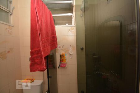 Casa à venda com 240m², 3 quartos e 2 vagasBanheiro