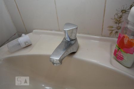 Casa à venda com 240m², 3 quartos e 2 vagasBanheiro da suíte 2 - Torneira