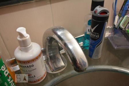 Casa à venda com 240m², 3 quartos e 2 vagasBanheiro - Torneira