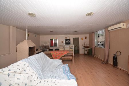 Casa à venda com 240m², 3 quartos e 2 vagasTerraço - Churrasqueira