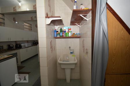 Casa à venda com 240m², 3 quartos e 2 vagasÁrea de Serviço