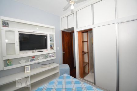 Casa à venda com 240m², 3 quartos e 2 vagasSuíte 2