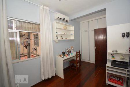 Casa à venda com 240m², 3 quartos e 2 vagasSuíte 3