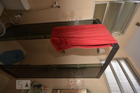 Casa à venda com 240m², 3 quartos e 2 vagasBanheiro