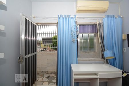 Casa à venda com 240m², 3 quartos e 2 vagasSuíte 1