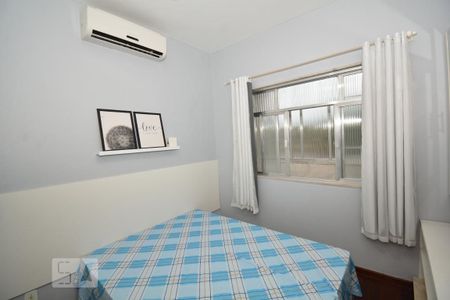 Casa à venda com 240m², 3 quartos e 2 vagasSuíte 2