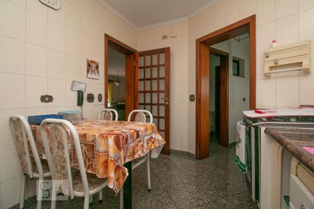 Apartamento à venda com 150m², 3 quartos e 3 vagas Apartamento à venda com 150m², 3 quartos e 3 vagasCozinha