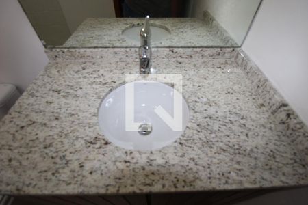 Casa à venda com 323m², 3 quartos e 4 vagasBanheiro da Suíte 2