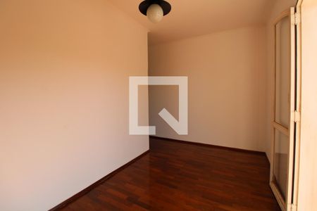 Casa à venda com 323m², 3 quartos e 4 vagasAntessala (1º andar)