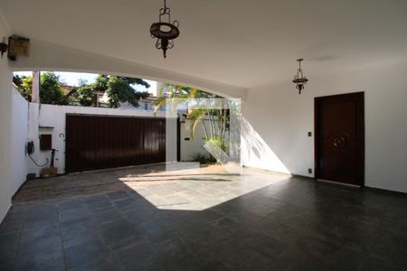 Casa à venda com 323m², 3 quartos e 4 vagasGaragem e Jardim