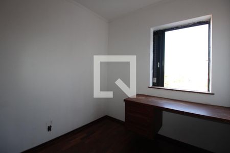 Casa à venda com 323m², 3 quartos e 4 vagasQuarto de Serviço