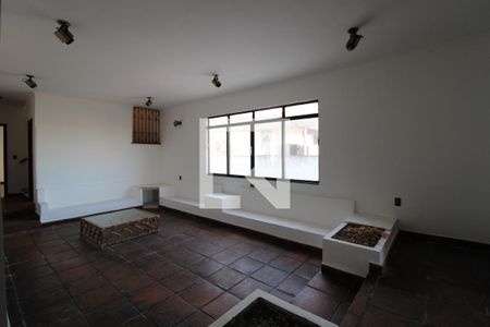 Casa à venda com 323m², 3 quartos e 4 vagasSala de TV