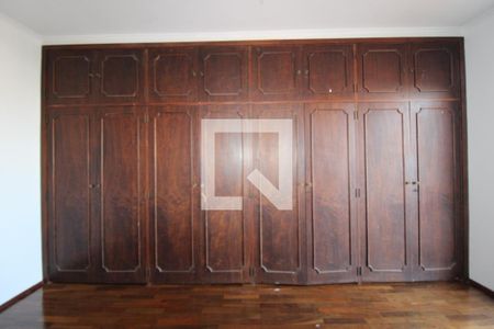 Casa à venda com 323m², 3 quartos e 4 vagasQuarto 3 (suíte master)