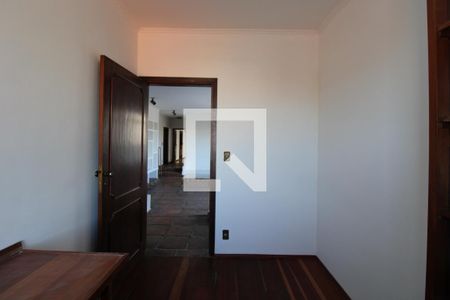 Casa à venda com 323m², 3 quartos e 4 vagasEscritório 1