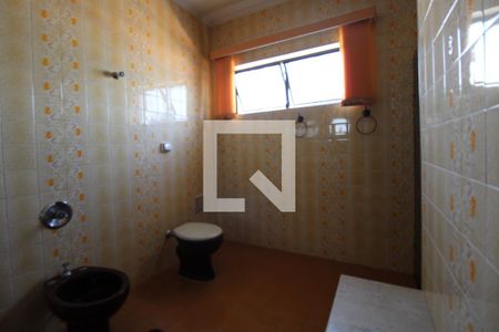 Casa à venda com 323m², 3 quartos e 4 vagasBanheiro da Suíte 3