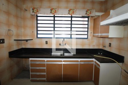 Casa à venda com 323m², 3 quartos e 4 vagasCozinha