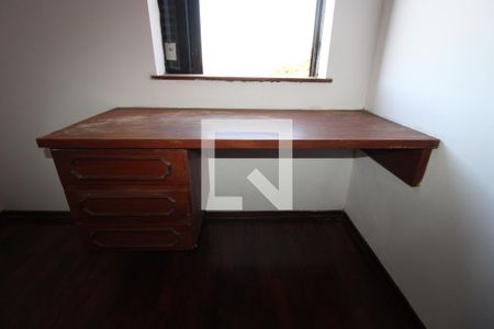 Casa à venda com 323m², 3 quartos e 4 vagasQuarto de Serviço