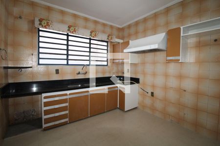 Casa à venda com 323m², 3 quartos e 4 vagasCozinha