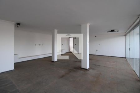 Casa à venda com 323m², 3 quartos e 4 vagasSalão de Festas