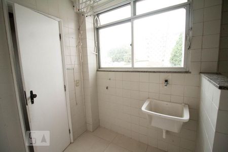 Apartamento à venda com 75m², 2 quartos e 1 vaga Apartamento à venda com 75m², 2 quartos e 1 vagaArea de serviço