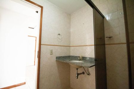 Apartamento à venda com 75m², 2 quartos e 1 vaga Apartamento à venda com 75m², 2 quartos e 1 vagaBanheiro