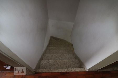 Casa à venda com 79m², 2 quartos e 1 vagaEscada