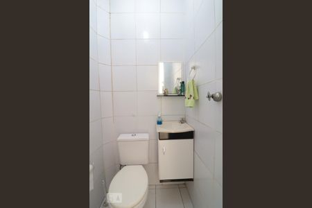 Casa à venda com 79m², 2 quartos e 1 vagaLavabo