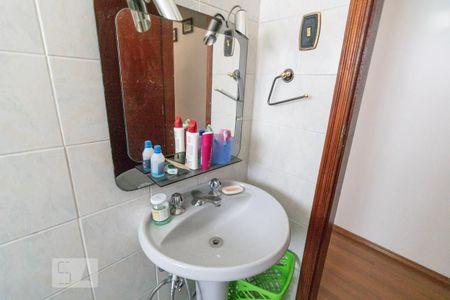 Casa à venda com 130m², 3 quartos e 2 vagasBanheiro