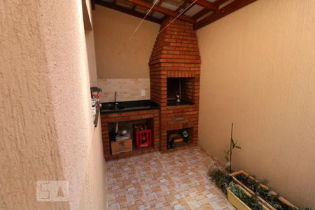 Casa de condomínio à venda com 107m², 2 quartos e 4 vagasChurrasqueira