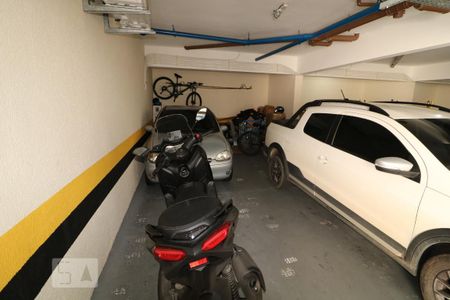 Casa de condomínio à venda com 107m², 2 quartos e 4 vagasGaragem