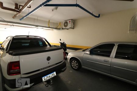 Casa de condomínio à venda com 107m², 2 quartos e 4 vagasGaragem
