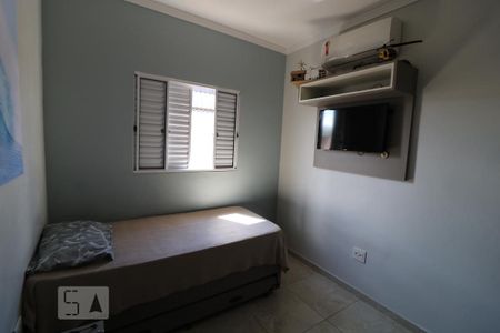 Casa de condomínio à venda com 107m², 2 quartos e 4 vagasQuarto 2