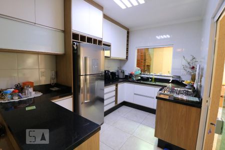 Casa de condomínio à venda com 107m², 2 quartos e 4 vagasCozinha