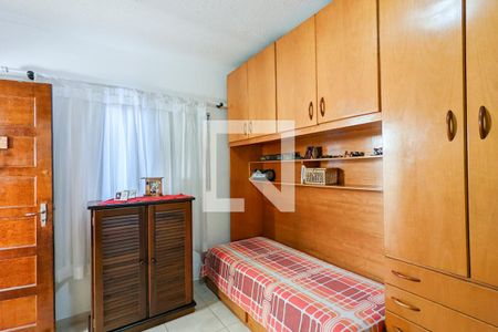 Casa à venda com 240m², 4 quartos e 5 vagas Casa à venda com 240m², 4 quartos e 5 vagasQuarto