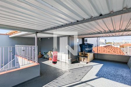 Casa à venda com 240m², 4 quartos e 5 vagas Casa à venda com 240m², 4 quartos e 5 vagasVaranda