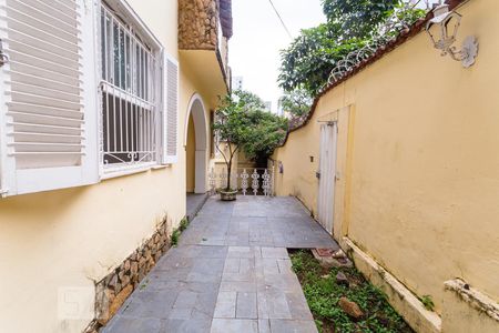Casa à venda com 250m², 5 quartos e 2 vagas Casa à venda com 250m², 5 quartos e 2 vagasJardim