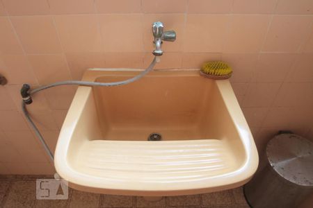 Apartamento à venda com 80m², 2 quartos e 1 vagaÁrea de Serviço