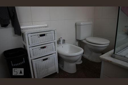 Casa à venda com 280m², 3 quartos e 6 vagasBanheiro da Suíte 1