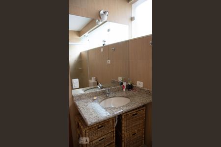 Casa à venda com 280m², 3 quartos e 6 vagasBanheiro