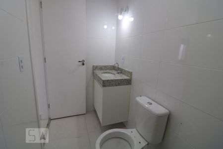 Banheiro de apartamento para alugar com 1 quarto, 25m² em Vila Bela, São Paulo