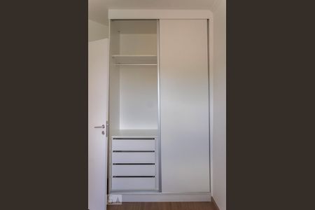 Quarto 1 de apartamento para alugar com 2 quartos, 50m² em Jardim Alzira, São Paulo